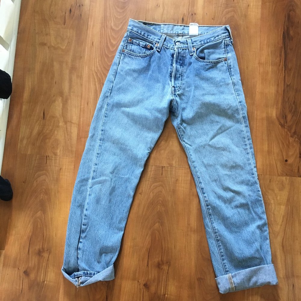 Levi's 501 vintage 29 x 32 button fly